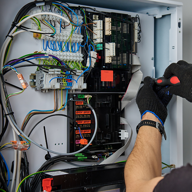 Foto 3. Haustechnik: Elektrik, Wasser, Heizung und L�ftung�