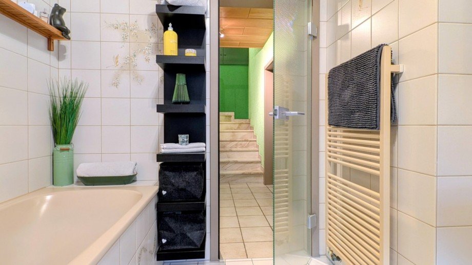 Bungalow, Badezimmer Zweifamilienhaus Duisburg / Walsum