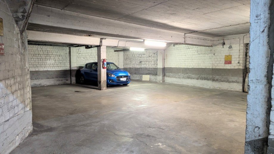 Tiefgarage Wohn- / Gesch�ftshaus Duisburg