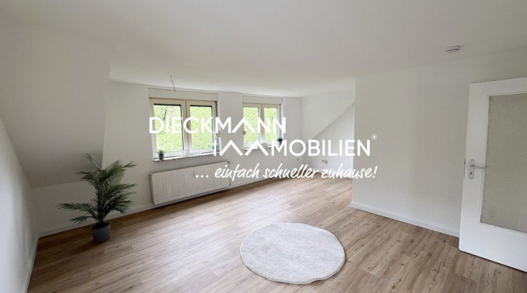 Wohnzimmer Schwerte - Mitte Dachgeschosswohnung Helles Wohnen unterm Dach in zentraler Lage