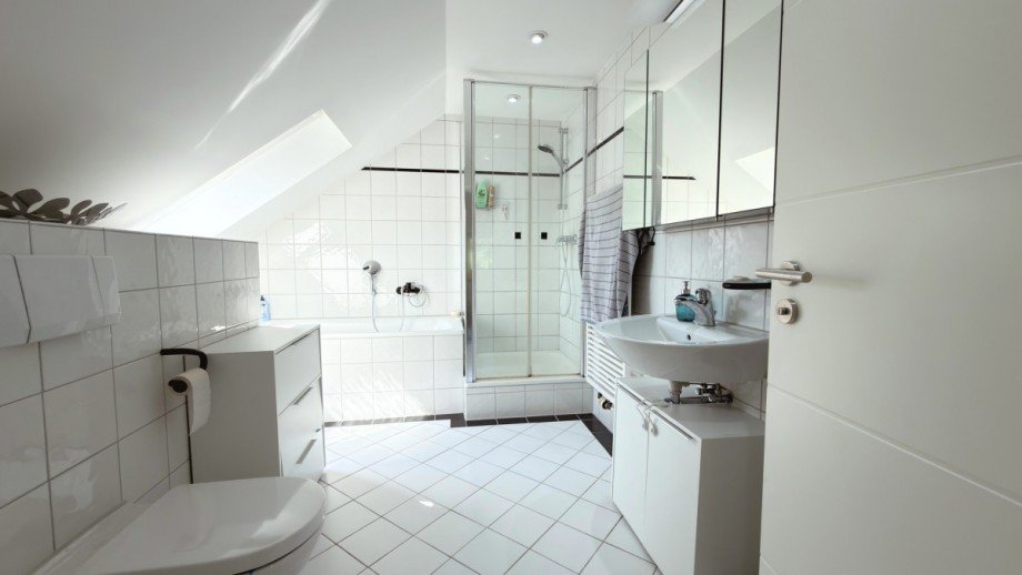 Badezimmer DG Doppelhaush�lfte Herne