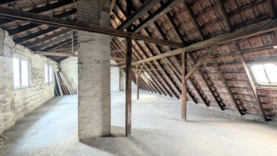 Spitzboden Mehrfamilienhaus Duisburg