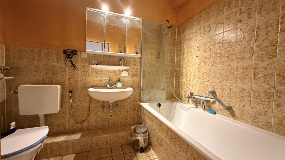 Badezimmer Erdgeschosswohnung Duisburg / Gro�enbaum