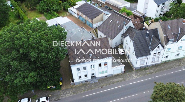 Titelbild Castrop-Rauxel Mehrfamilienhaus Einzigartiges Investmentangebot: Vollvermietetes Mehrfamilienhaus mit starker Rendite