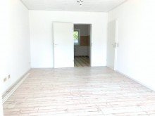 Wohnzimmer Gepflegte 2-Zimmer-Wohnung mit Balkon und Stellplatz