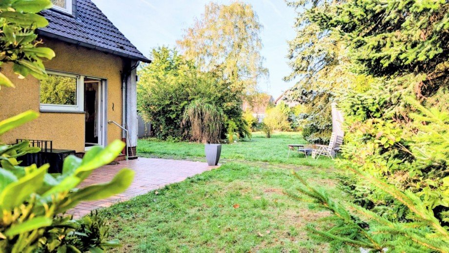R�ckansicht & Garten Doppelhaush�lfte Moers