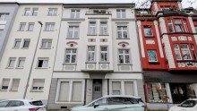 Vorderansicht Haus  Stadtrendite  | Saniertes MFH in Friemersheim