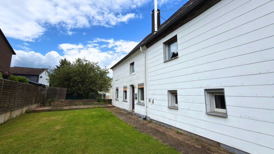 Hausansicht Zweifamilienhaus Schwerte / Wandhofen