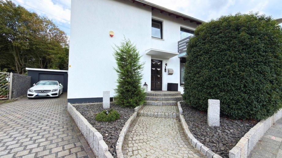 Hausansicht Zweifamilienhaus Duisburg