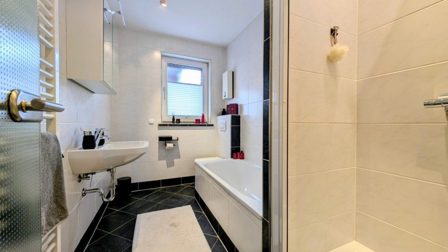 EFH, Badezimmer EG Zweifamilienhaus Duisburg / Walsum