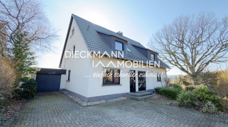 Titelbild Hemer Einfamilienhaus RESERVIERT- Einfamilienhaus mit Einliegerwohnung, Wintergarten, Garage und gro�em Garten in Hemer!