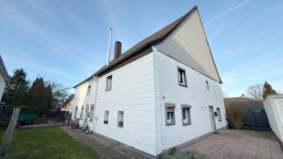 Hausansicht Zweifamilienhaus Schwerte / Wandhofen