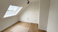 Bild (711c0a9384a7de23e958368a03ef624e): Helles Wohnen unterm Dach in zentraler Lage