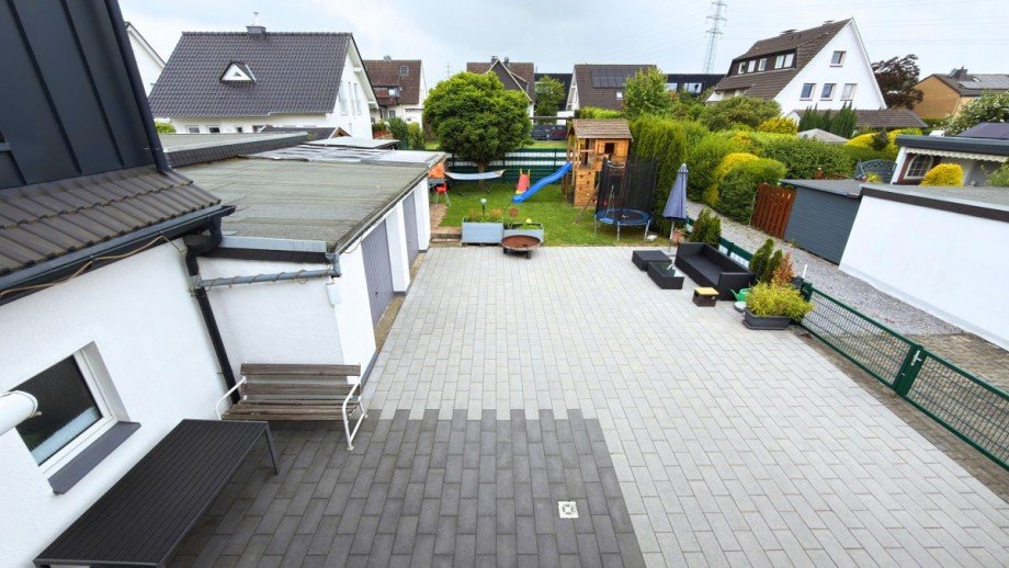 Innenhof Doppelhaush�lfte Menden
