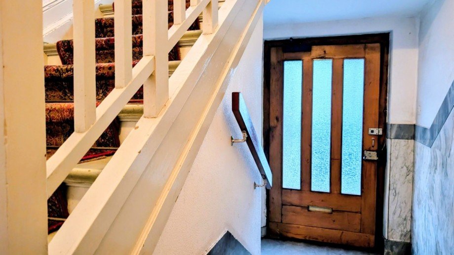 Treppenhaus Mehrfamilienhaus Duisburg / Meiderich