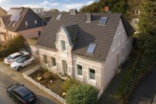 Drohnenaufnahme  Faktorhaus 14,8  - Haus im Haus mit Garten und Stellplatz