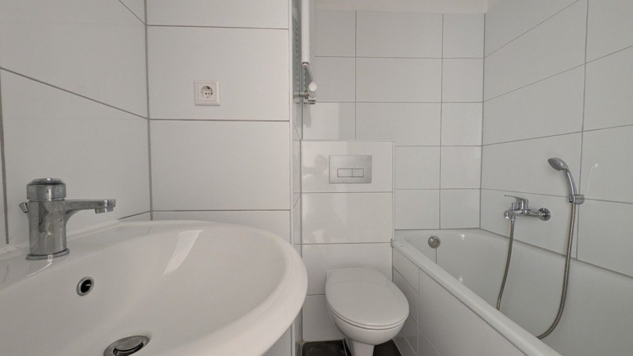 WE 5 - Badezimmer Mehrfamilienhaus Duisburg