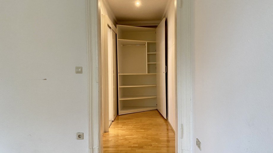 Flur Schrank Etagenwohnung Duisburg / Dellviertel