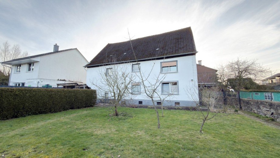 Gartenansicht Zweifamilienhaus Schwerte / Wandhofen