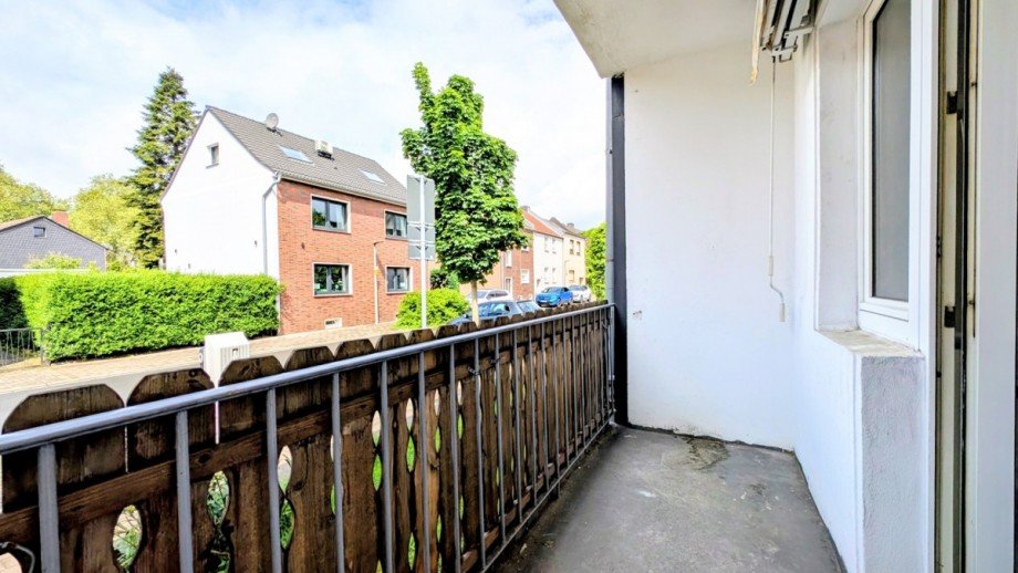 Einheit 7 - Balkon Wohnzimmer Mehrfamilienhaus Oberhausen / Schwarze Heide