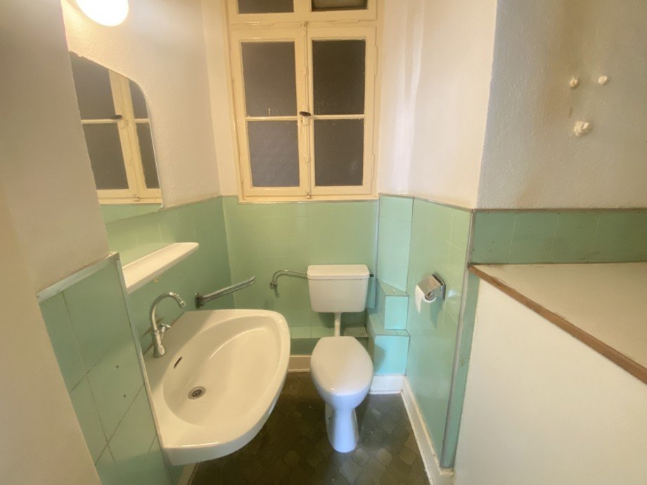 Badezimmer Praxis Duisburg / Alt-Hamborn
