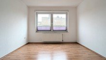Schlafzimmer Helle und renovierte Single-Wohnung mit 2 Zimmern