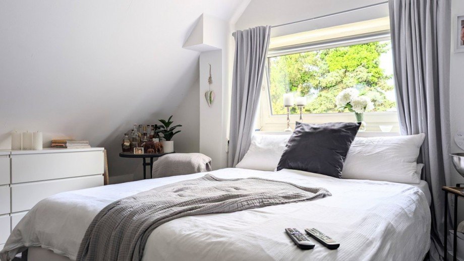 Schlafzimmer Spitzboden Maisonettewohnung Moers / Holderberg