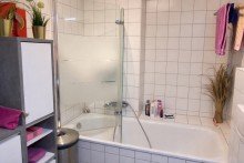 Einrichtungsbeispiel Badezimmer Wohnung  Innenhafen  mit Weitblick, Tiefgarage & gro�em Balkon