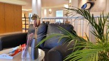 Szenebild Barrierefreie B�ro- und Praxisfl�chen mit elegantem Empfangsbereich
