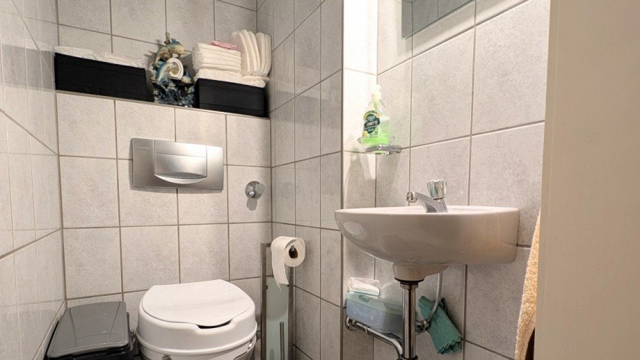 1. OG rechts Mehrfamilienhaus Duisburg