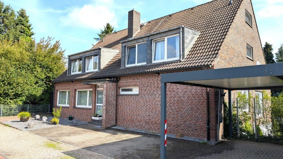 Vorderansicht Maisonettewohnung Moers / Holderberg